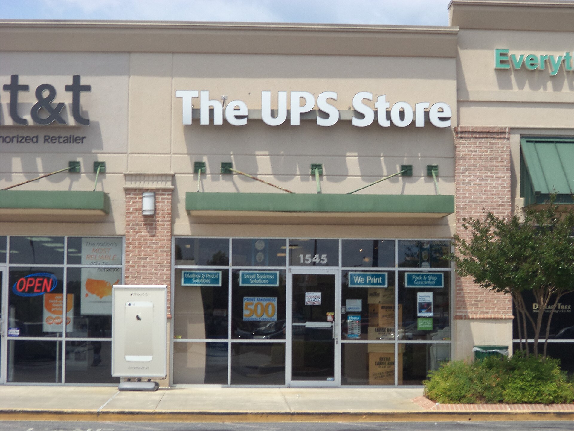 UPS Store mailbox rental